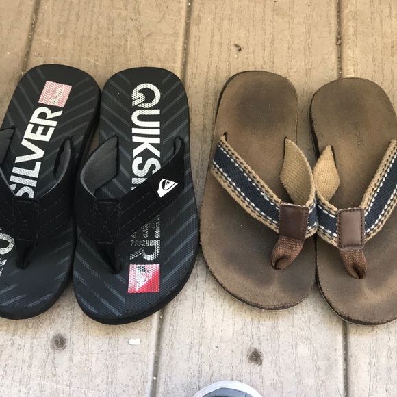 boys quiksilver flip flops
